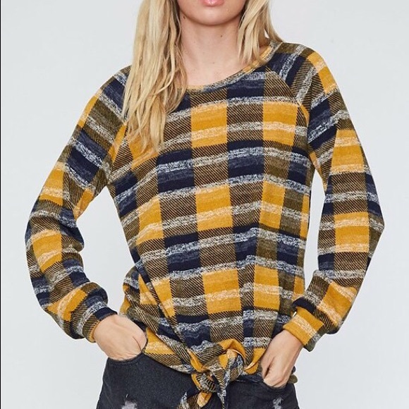 TIE FRONT PLAID TOP - Picture 3 of 7